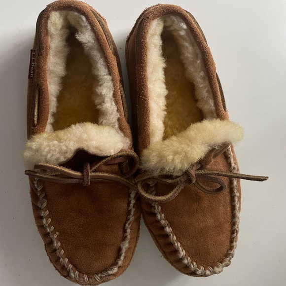 NEW L.L. Bean Wicked Good Brown Moccasins, Plush Sterling Lined - Picture 4 of 5
